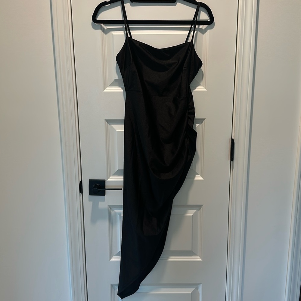WINDSOR | Black Ruched Midi Dress
